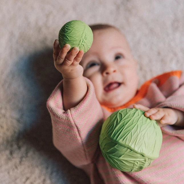Oli & Carol Baby Sensory Ball - Veggie Salad - - Fat Brain Toys - US 3657