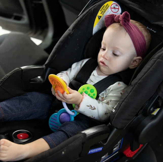 Dimpl Clutch - Best Baby Toys &amp; Gifts for Ages 0 to 1 - Fat Brain Toys - US 2610