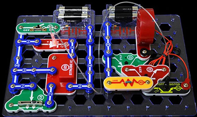 Snap Circuits Light - Best Classic &amp; Retro Toys for Ages 8 to 12 - US 3707